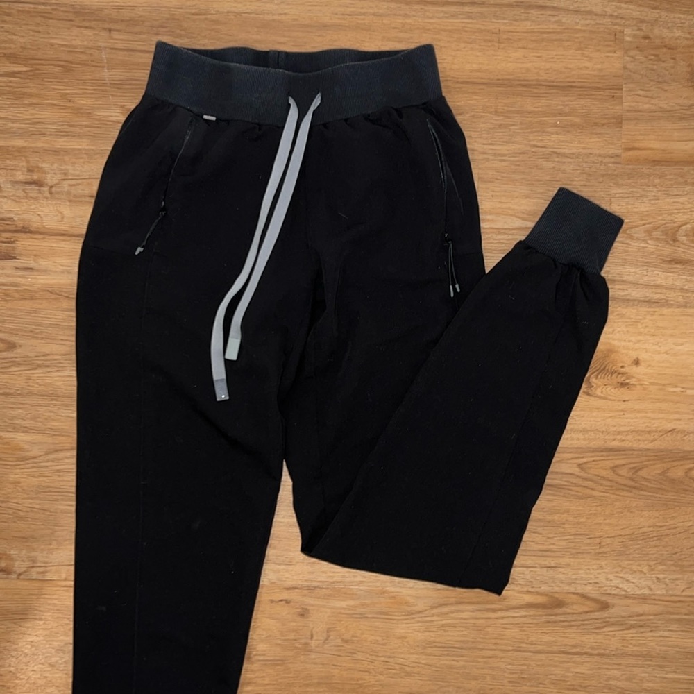 Figs jogger style scrub pants. Black size XXS TALL
